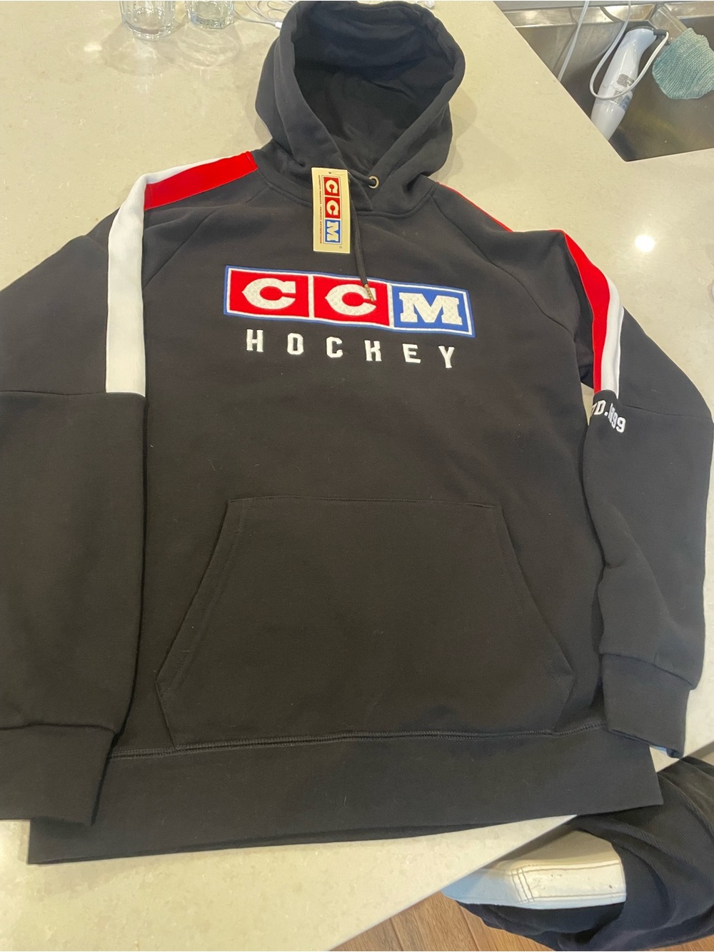 CCM Men's Medium Black Hockey Hoodie